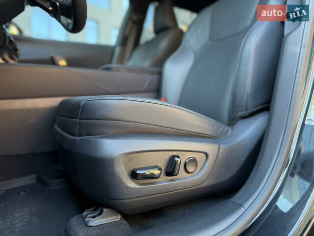 Чорний Лексус РХ, об'ємом двигуна 2.4 л та пробігом 20 тис. км за 54999 $, фото 47 на Automoto.ua