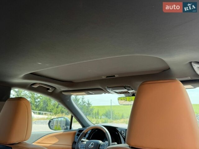 Чорний Лексус РХ, об'ємом двигуна 2.5 л та пробігом 27 тис. км за 59900 $, фото 44 на Automoto.ua