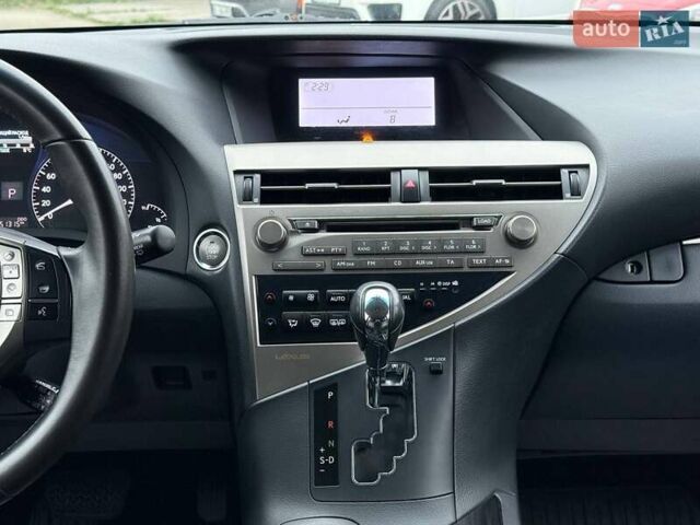 Коричневый Лексус РХ, объемом двигателя 2.67 л и пробегом 151 тыс. км за 21500 $, фото 10 на Automoto.ua