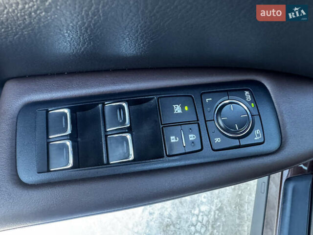 Коричневый Лексус РХ, объемом двигателя 2 л и пробегом 178 тыс. км за 28000 $, фото 17 на Automoto.ua