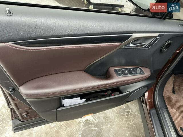 Коричневий Лексус РХ, об'ємом двигуна 2 л та пробігом 178 тис. км за 27500 $, фото 12 на Automoto.ua