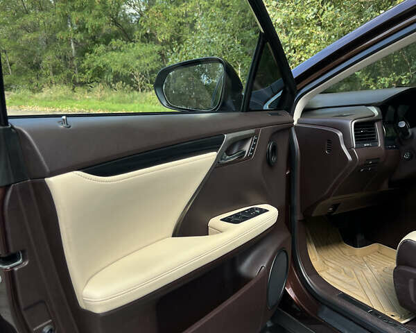 Коричневый Лексус РХ, объемом двигателя 2 л и пробегом 130 тыс. км за 33500 $, фото 15 на Automoto.ua