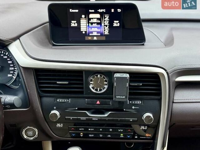 Коричневый Лексус РХ, объемом двигателя 2 л и пробегом 110 тыс. км за 33500 $, фото 33 на Automoto.ua