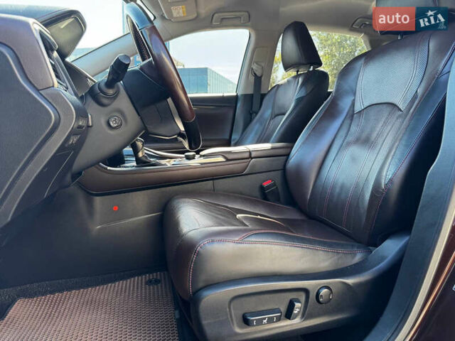Коричневий Лексус РХ, об'ємом двигуна 2 л та пробігом 170 тис. км за 26900 $, фото 31 на Automoto.ua