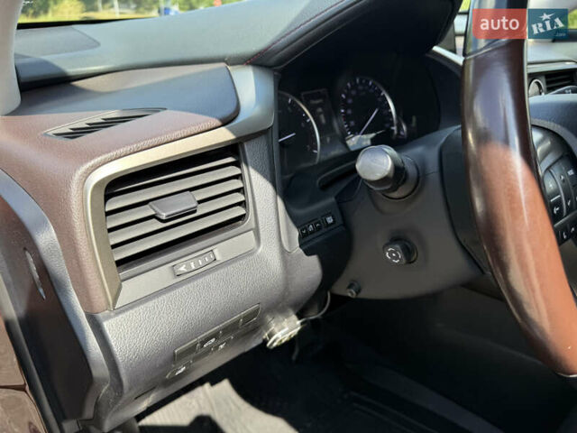 Коричневий Лексус РХ, об'ємом двигуна 2 л та пробігом 138 тис. км за 28700 $, фото 29 на Automoto.ua