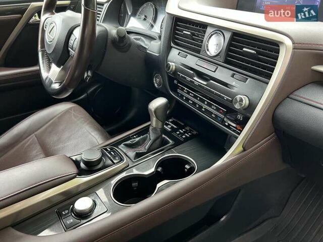 Коричневий Лексус РХ, об'ємом двигуна 2 л та пробігом 105 тис. км за 39000 $, фото 11 на Automoto.ua