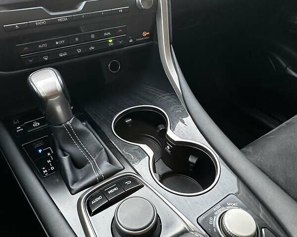 Коричневый Лексус РХ, объемом двигателя 2 л и пробегом 71 тыс. км за 36500 $, фото 26 на Automoto.ua