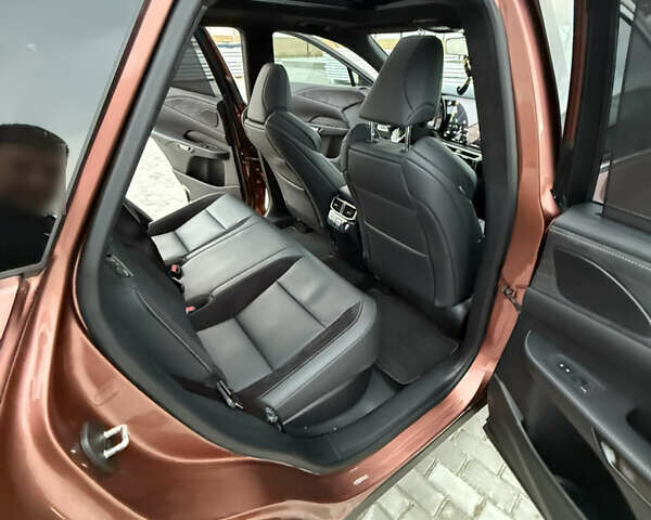 Коричневый Лексус РХ, объемом двигателя 2.39 л и пробегом 31 тыс. км за 56000 $, фото 23 на Automoto.ua