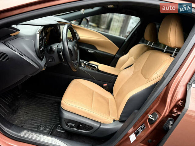 Коричневий Лексус РХ, об'ємом двигуна 2.49 л та пробігом 56 тис. км за 70000 $, фото 4 на Automoto.ua
