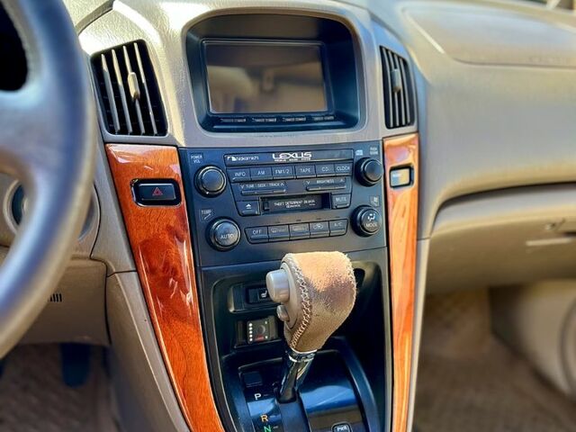 Красный Лексус РХ, объемом двигателя 3 л и пробегом 229 тыс. км за 5299 $, фото 5 на Automoto.ua