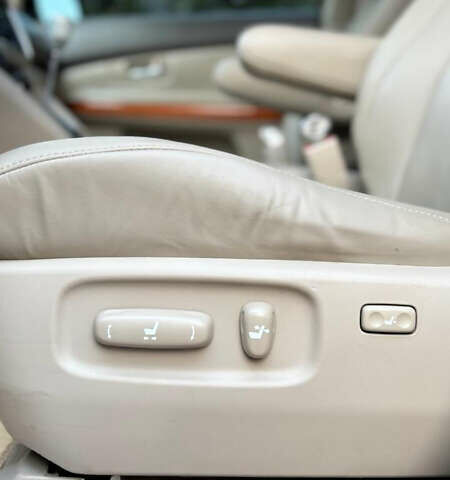 Красный Лексус РХ, объемом двигателя 3.5 л и пробегом 290 тыс. км за 10377 $, фото 12 на Automoto.ua