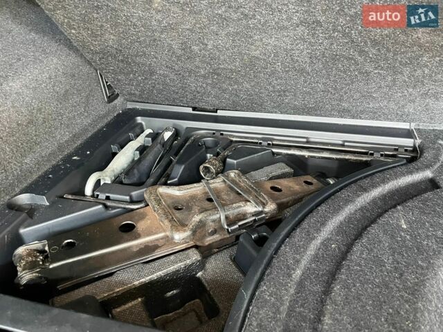 Червоний Лексус РХ, об'ємом двигуна 3.46 л та пробігом 174 тис. км за 17000 $, фото 37 на Automoto.ua