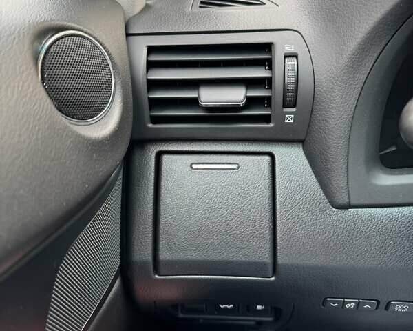 Червоний Лексус РХ, об'ємом двигуна 3.46 л та пробігом 230 тис. км за 15000 $, фото 9 на Automoto.ua