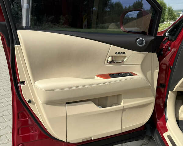 Лексус РХ 2011 в Черновцах на Automoto.ua Красный Лексус РХ, объемом двигателя 3.5 л и пробегом 199 тыс. км за 19999 $, фото 13 на Automoto.ua