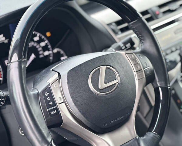 Красный Лексус РХ, объемом двигателя 3.46 л и пробегом 156 тыс. км за 19500 $, фото 15 на Automoto.ua