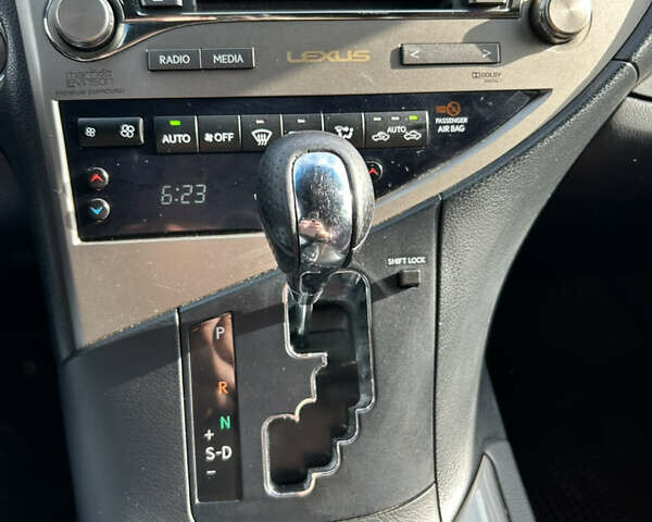 Красный Лексус РХ, объемом двигателя 3.46 л и пробегом 189 тыс. км за 22700 $, фото 9 на Automoto.ua