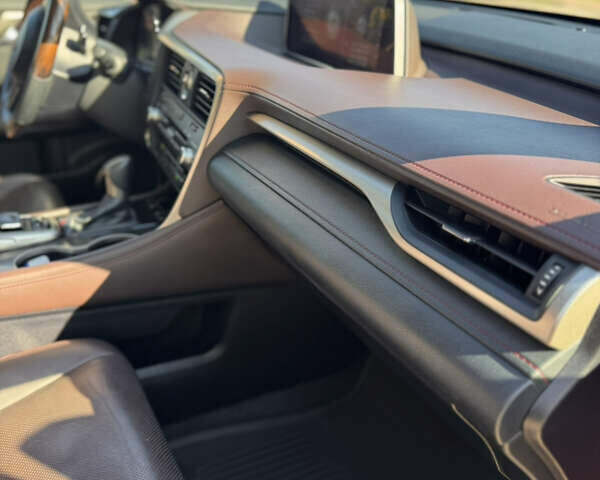 Красный Лексус РХ, объемом двигателя 3.46 л и пробегом 190 тыс. км за 29900 $, фото 13 на Automoto.ua
