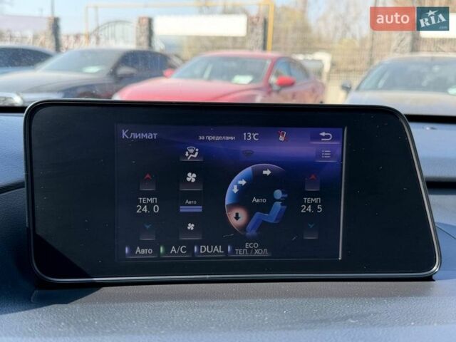 Красный Лексус РХ, объемом двигателя 3.46 л и пробегом 177 тыс. км за 31000 $, фото 22 на Automoto.ua