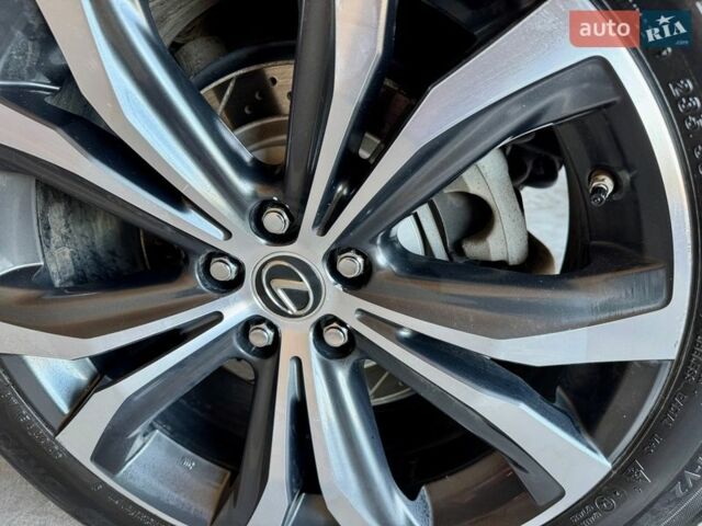 Красный Лексус РХ, объемом двигателя 2 л и пробегом 91 тыс. км за 45000 $, фото 7 на Automoto.ua