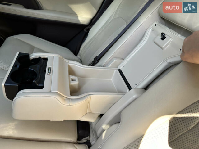 Красный Лексус РХ, объемом двигателя 3.46 л и пробегом 40 тыс. км за 52000 $, фото 28 на Automoto.ua