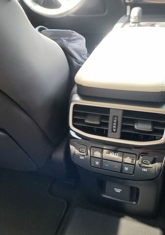 Красный Лексус РХ, объемом двигателя 2.49 л и пробегом 27 тыс. км за 77000 $, фото 9 на Automoto.ua