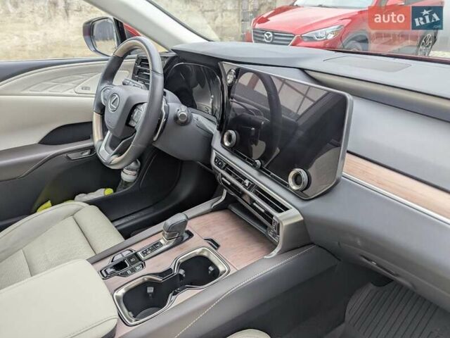 Красный Лексус РХ, объемом двигателя 2.5 л и пробегом 23 тыс. км за 85000 $, фото 4 на Automoto.ua