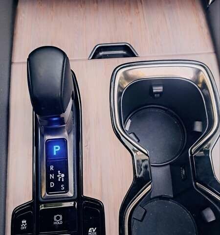 Лексус РХ 2023 в Киеве на Automoto.ua Красный Лексус РХ, объемом двигателя 2.49 л и пробегом 38 тыс. км за 63000 $, фото 4 на Automoto.ua
