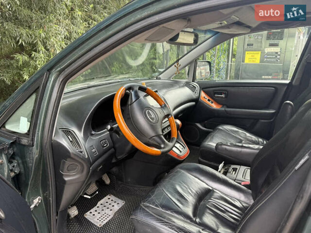 Лексус РХ, объемом двигателя 3 л и пробегом 372 тыс. км за 4600 $, фото 2 на Automoto.ua