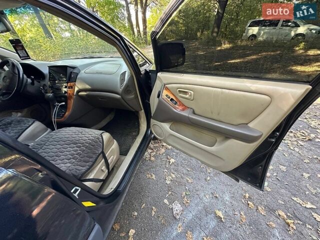 Лексус РХ, объемом двигателя 3 л и пробегом 318 тыс. км за 7700 $, фото 10 на Automoto.ua