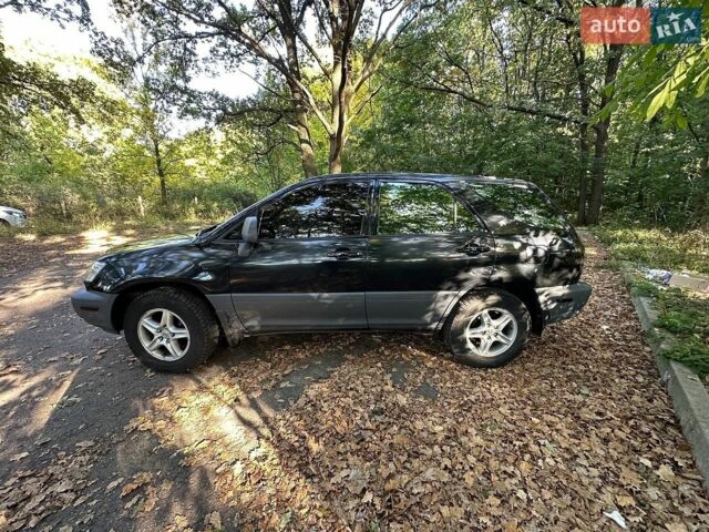 Лексус РХ, объемом двигателя 3 л и пробегом 318 тыс. км за 7700 $, фото 4 на Automoto.ua