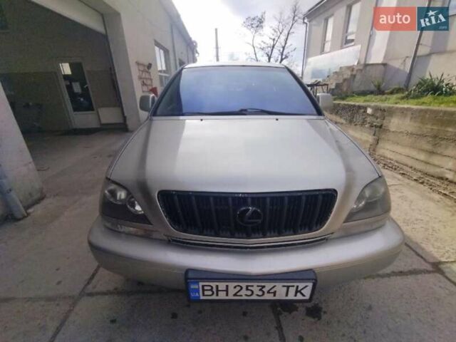 Лексус РХ, объемом двигателя 3 л и пробегом 381 тыс. км за 5200 $, фото 2 на Automoto.ua
