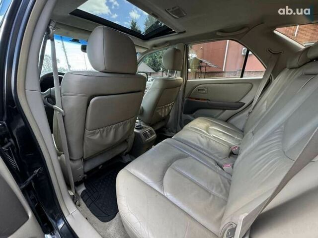 Лексус РХ, объемом двигателя 3 л и пробегом 291 тыс. км за 6900 $, фото 2 на Automoto.ua