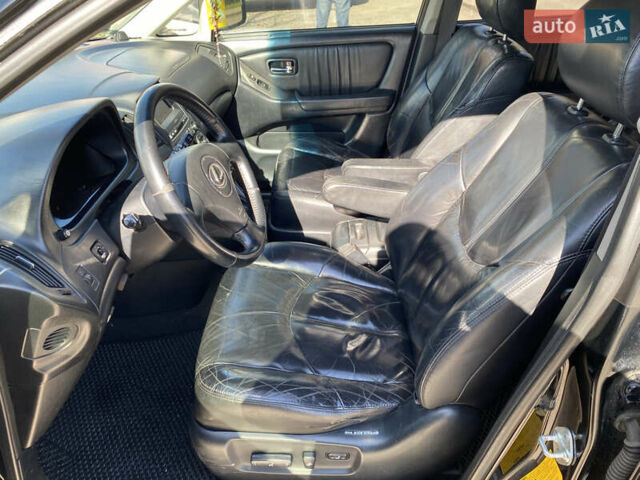 Лексус РХ, объемом двигателя 3 л и пробегом 298 тыс. км за 6500 $, фото 15 на Automoto.ua