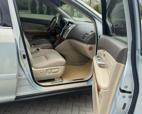 Лексус РХ, объемом двигателя 3.3 л и пробегом 313 тыс. км за 9999 $, фото 11 на Automoto.ua