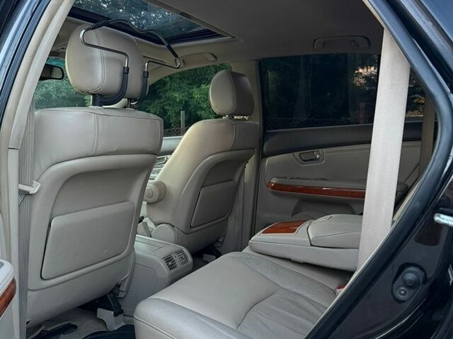 Лексус РХ, объемом двигателя 3 л и пробегом 297 тыс. км за 7650 $, фото 6 на Automoto.ua