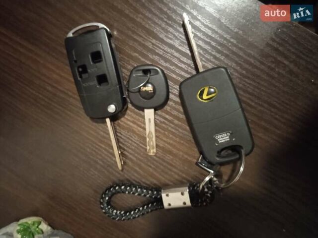 Лексус РХ, объемом двигателя 3 л и пробегом 272 тыс. км за 8800 $, фото 31 на Automoto.ua