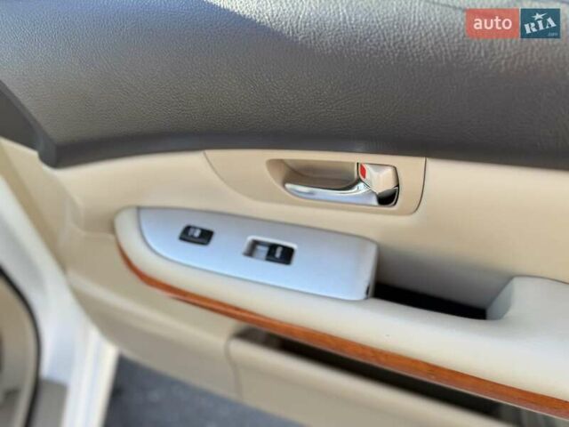 Лексус РХ, объемом двигателя 3.31 л и пробегом 184 тыс. км за 12200 $, фото 16 на Automoto.ua