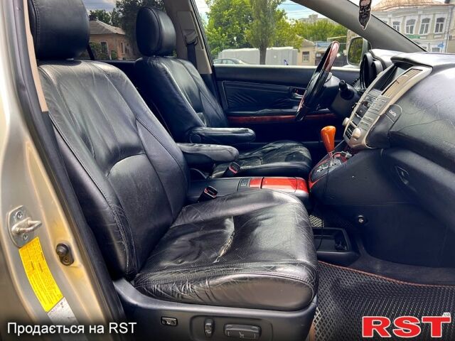 Лексус РХ, объемом двигателя 3 л и пробегом 370 тыс. км за 9300 $, фото 6 на Automoto.ua