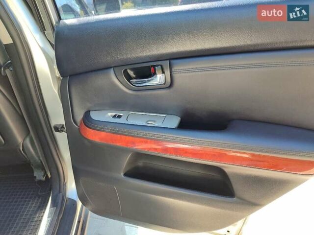 Лексус РХ, об'ємом двигуна 3.46 л та пробігом 262 тис. км за 10800 $, фото 16 на Automoto.ua