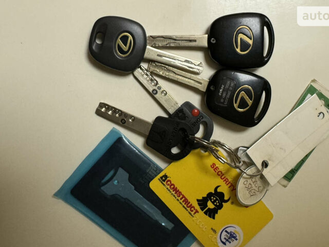 Лексус РХ, объемом двигателя 3.3 л и пробегом 254 тыс. км за 12800 $, фото 28 на Automoto.ua
