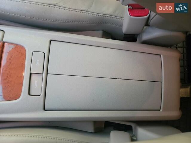 Лексус РХ, объемом двигателя 3.3 л и пробегом 200 тыс. км за 15750 $, фото 2 на Automoto.ua