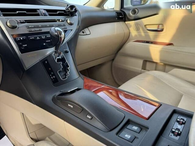 Лексус РХ, объемом двигателя 3.5 л и пробегом 210 тыс. км за 15500 $, фото 12 на Automoto.ua