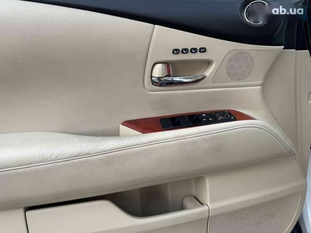 Лексус РХ, объемом двигателя 3.5 л и пробегом 210 тыс. км за 15500 $, фото 9 на Automoto.ua
