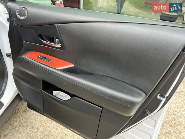 Лексус РХ, об'ємом двигуна 3.5 л та пробігом 245 тис. км за 17500 $, фото 19 на Automoto.ua