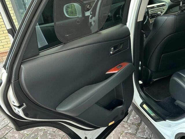 Лексус РХ, объемом двигателя 3.46 л и пробегом 137 тыс. км за 18000 $, фото 4 на Automoto.ua