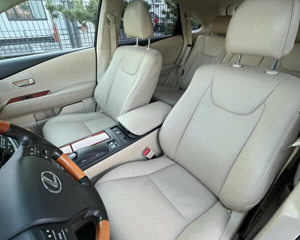 Лексус РХ, объемом двигателя 3.5 л и пробегом 260 тыс. км за 16900 $, фото 10 на Automoto.ua