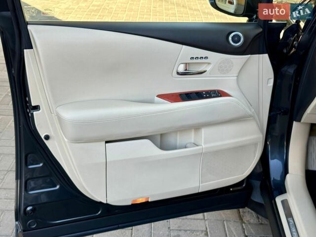 Лексус РХ, об'ємом двигуна 3.46 л та пробігом 188 тис. км за 15800 $, фото 19 на Automoto.ua