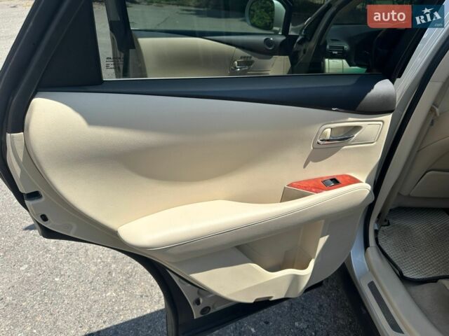Лексус РХ, об'ємом двигуна 3.5 л та пробігом 290 тис. км за 14500 $, фото 10 на Automoto.ua