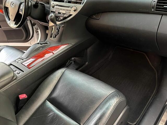 Лексус РХ, объемом двигателя 3.46 л и пробегом 137 тыс. км за 18000 $, фото 8 на Automoto.ua