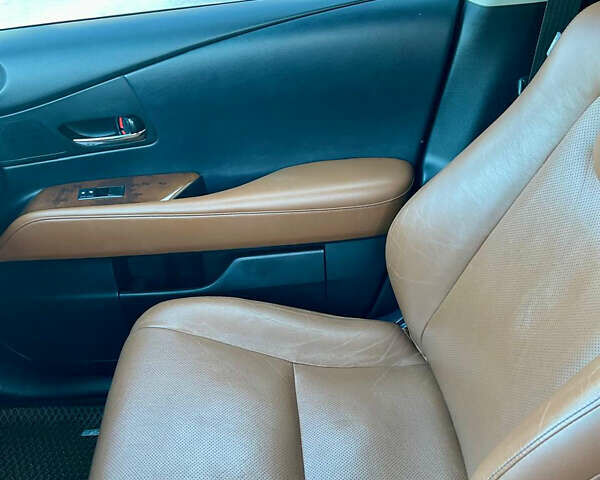 Лексус РХ, объемом двигателя 3.5 л и пробегом 180 тыс. км за 18000 $, фото 19 на Automoto.ua